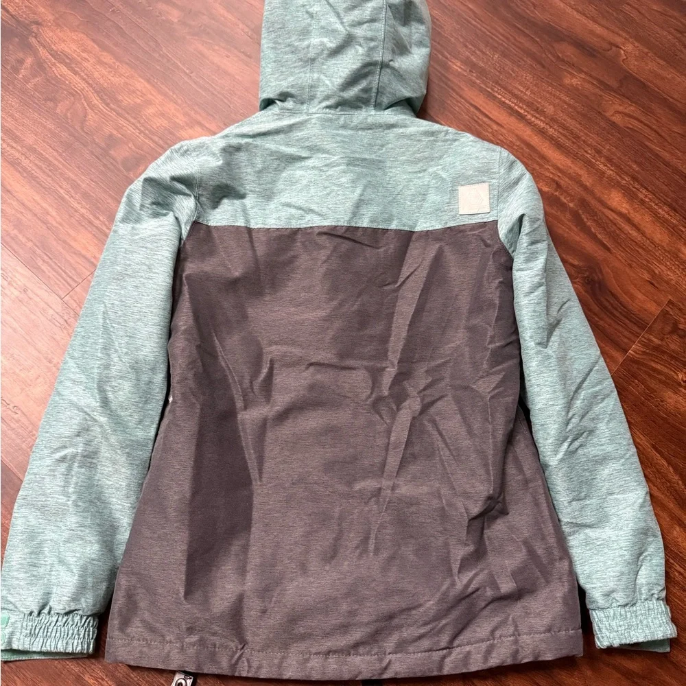 Zumiez Aperture Women’s Ski and Snowboarding Jacket - Picture 8 of 9